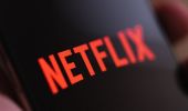 Netflix, colpo gobbo ai furbetti: stop agli account condivisi