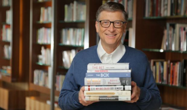 I 5 libri consigliati da Bill Gates per le vacanze estive 2021