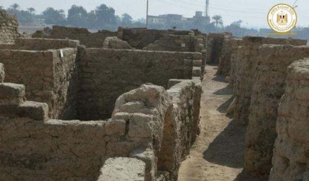 Egitto, ritrovata a Luxor la “città d’oro perduta” di 3mila anni fa