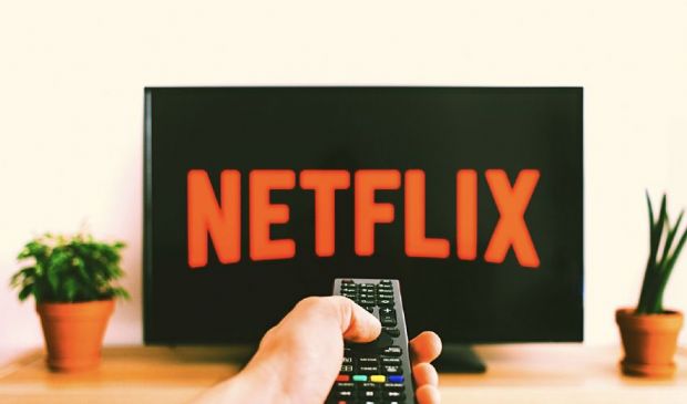 Netflix punta ad abbonamenti low cost e nuovi clienti. Ecco come