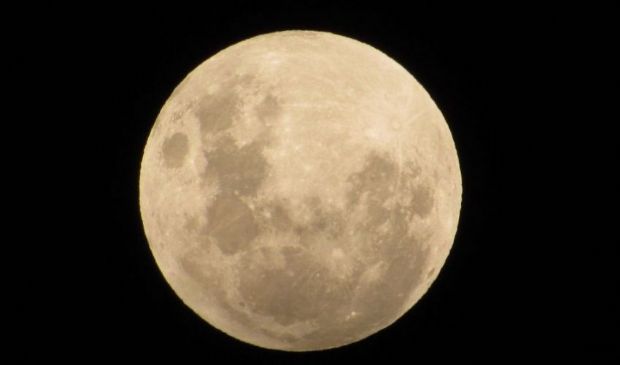 La “super” eclissi di luna, come osservare il fenomeno: dove e quando