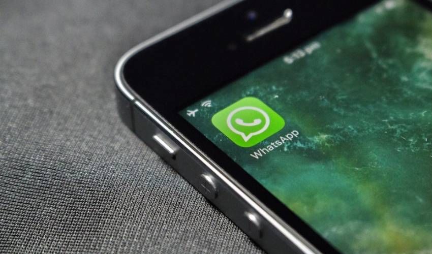 Messaggi effimeri di WhatsApp: cosa sono e come attivarli. La guida