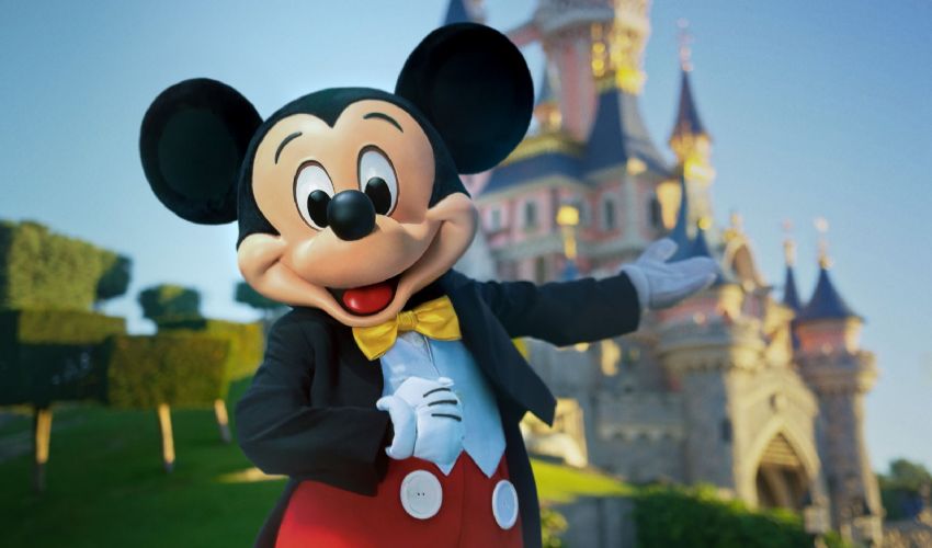 Disneyland Paris, il parco divertimenti riaprirà il 17 giugno