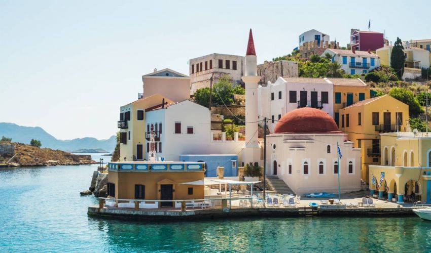 Grecia, l’isola di Kastellorizo è Covid-free: vaccinati gli abitanti