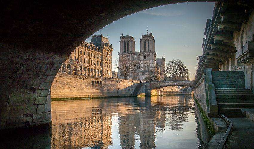 Notre Dame a Parigi riaprirà nel 2024. C’è una data: 16 aprile