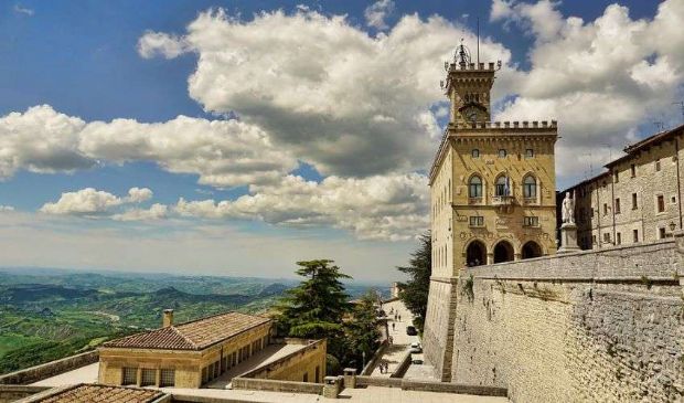 San Marino apre al turismo vaccinale: pacchetto con hotel più due dosi