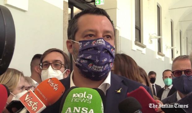 Vaccini, Salvini: “Lo farò ad agosto e faremo un cocktail party” 